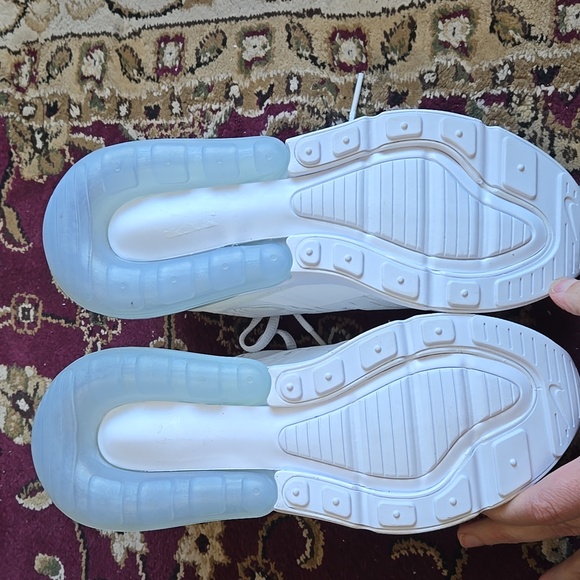 Nike Air Max 270 5Y NWOB White Sneakers Youth/women's Clean Classic Air Cushion - Picture 7 of 9